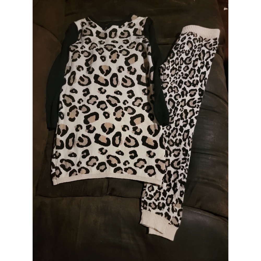 Crazy 8 leopard print sweater dress and matching leggings size 5t‎